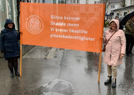 De fleste - både politikere, medlemmer og "mannen i gata" blir svært overasket når vi forteller om bakgrunnen for valg av parole i ulike markeringer vi deltar på. 