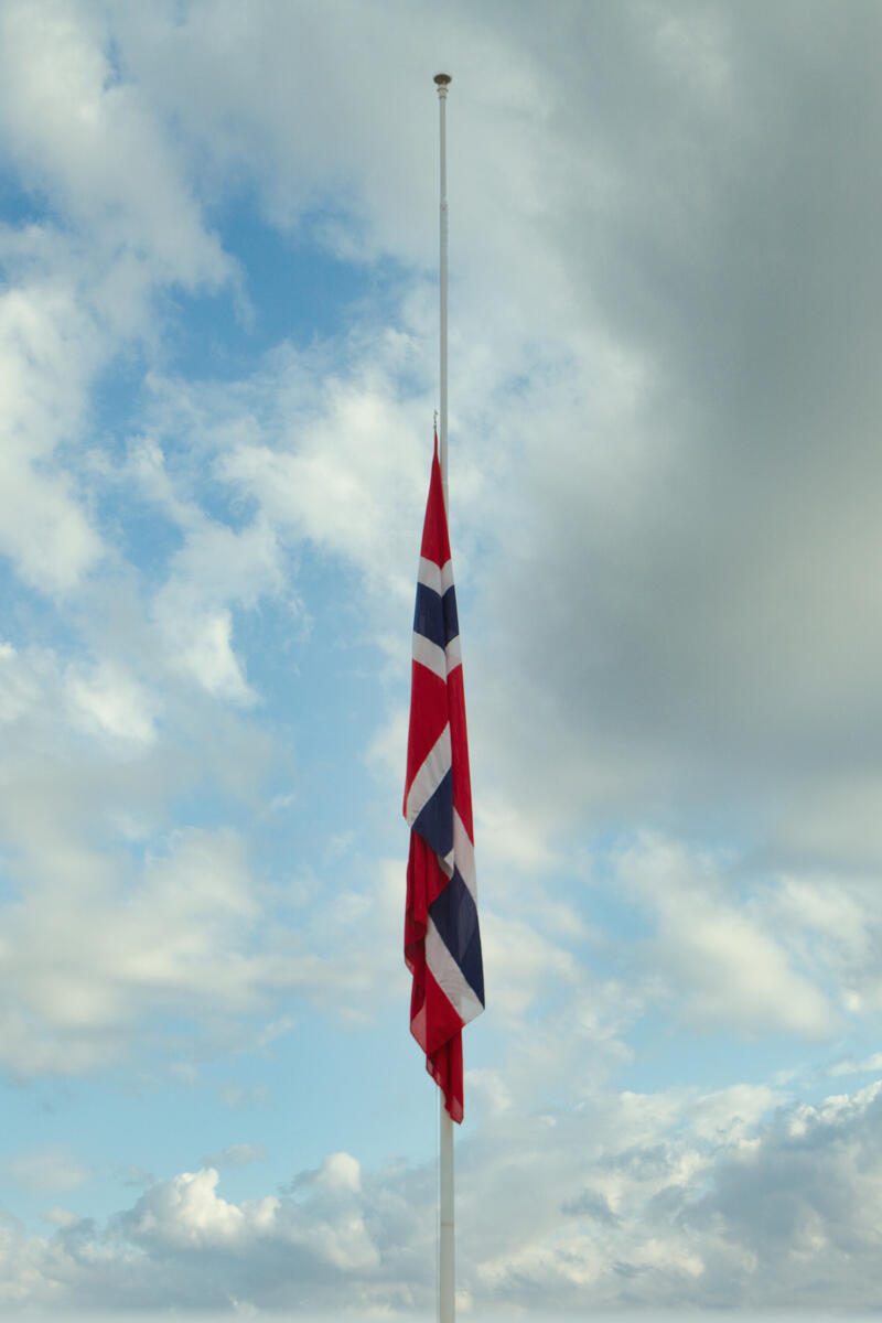 Flagg på halv stang